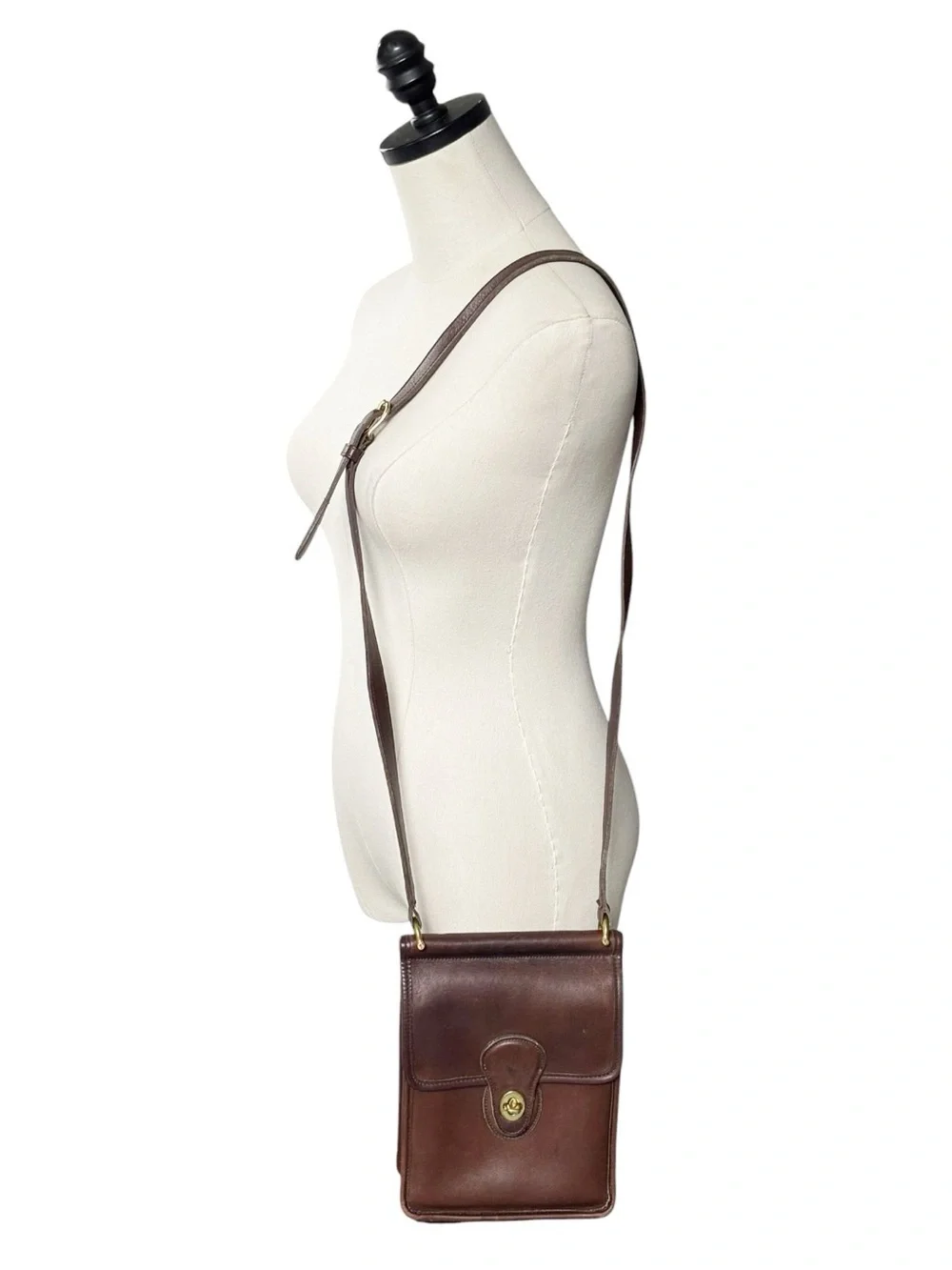 Coach Vintage Classic 92-93 Murphy Bag in Brown leather w/turnlock brass closure